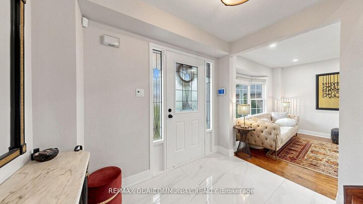 Property Photo: 48 Beatty Crescent ON L4G 5V4