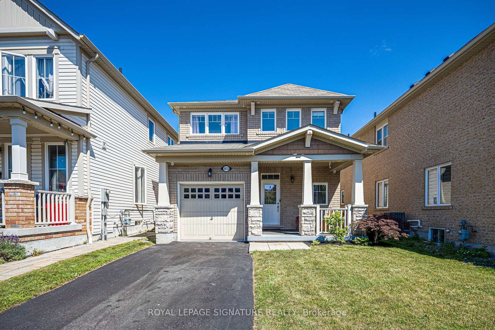 Property Photo: 1832 Misthollow Drive ON L1X 0A7