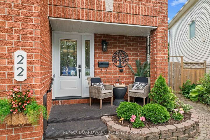 Property Photo: 22 Eagleview Street ON K2M 2R3