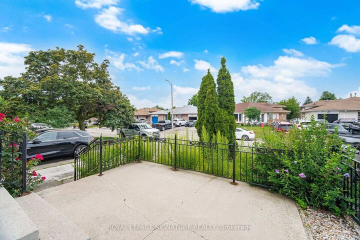 Property Photo: 51 Wilton Drive ON L6W 2Z9