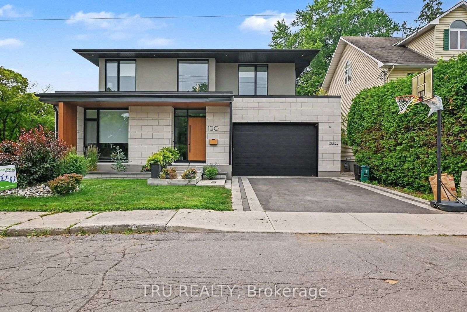 Property Photo:  120 Glynn Avenue B  ON K1K 1S8 