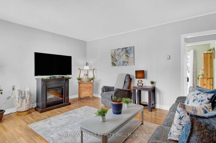 Property Photo: 15 Millwood Road ON N0B 1T0