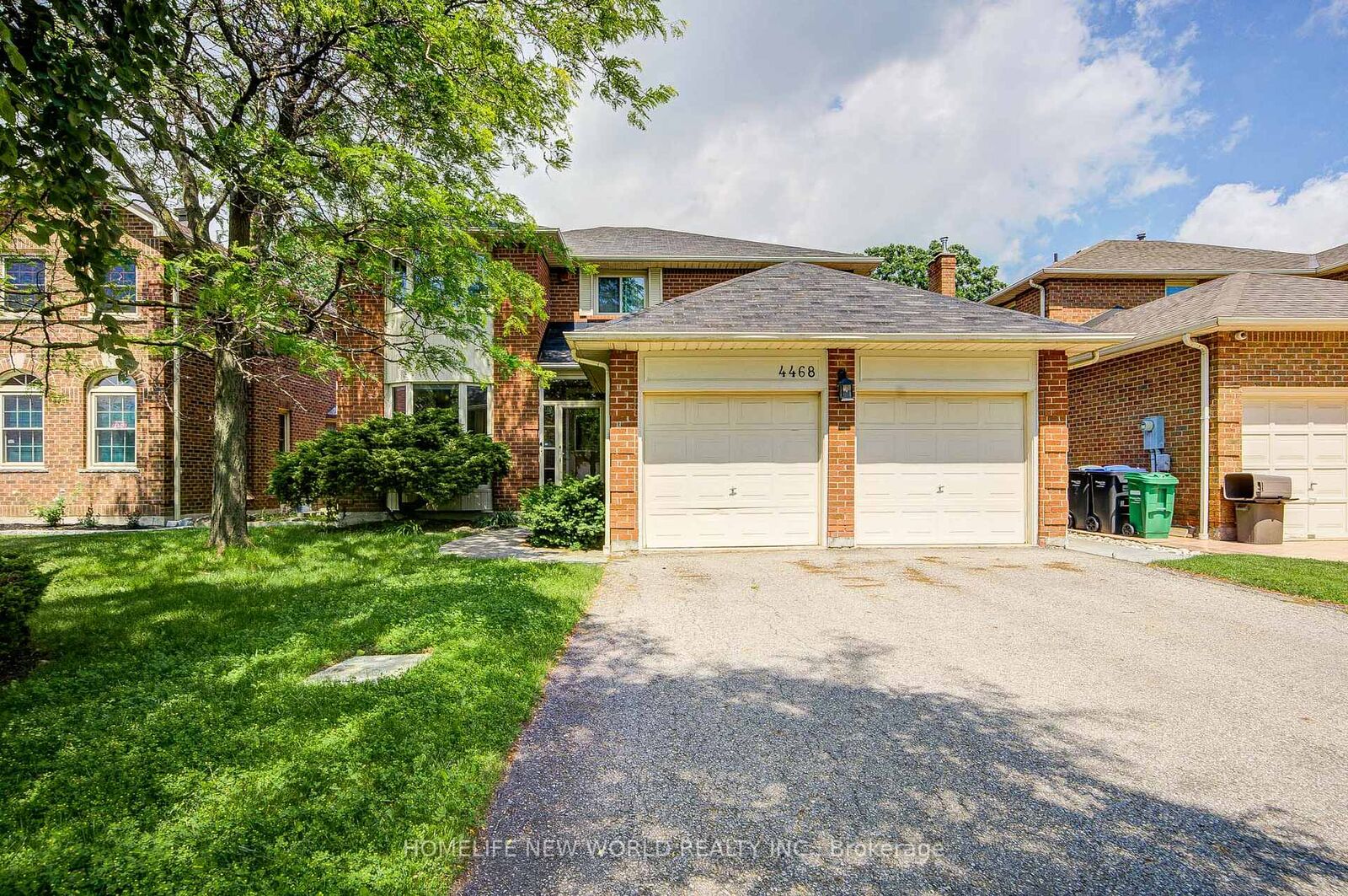 Property Photo: 4468 Beacon Lane ON L5C 4K9
