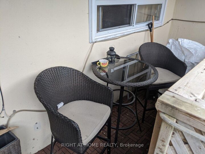 Property Photo: 264 Monarch Park Avenue 5 ON M4J 4S7