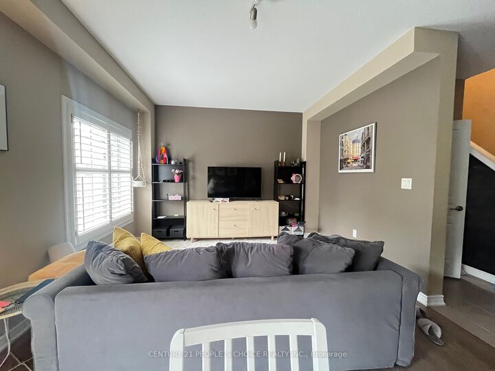 Property Photo: 45 Royal Winter Drive 25 ON L0R 1C0