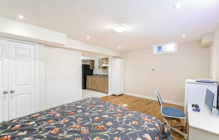 Property Photo: 42 Crystalview Crescent #Lower ON L6P 2R7