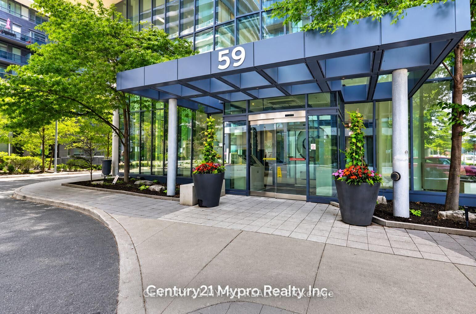 Property Photo: 59 Annie Craig Drive 1008 ON M8V 0C4