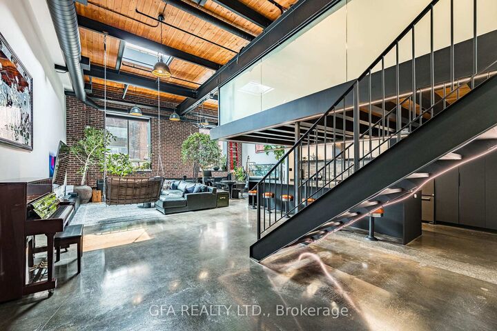 326 Carlaw Avenue 109 — photo 1