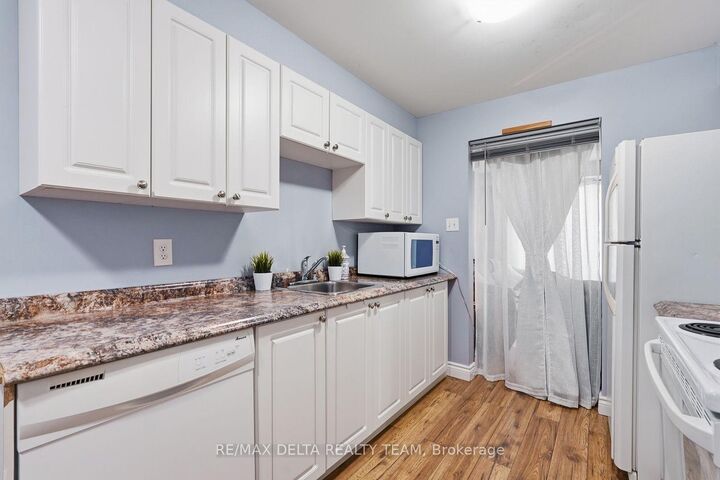Property Photo: 1107 Des Forets Avenue ON K1C 5K7