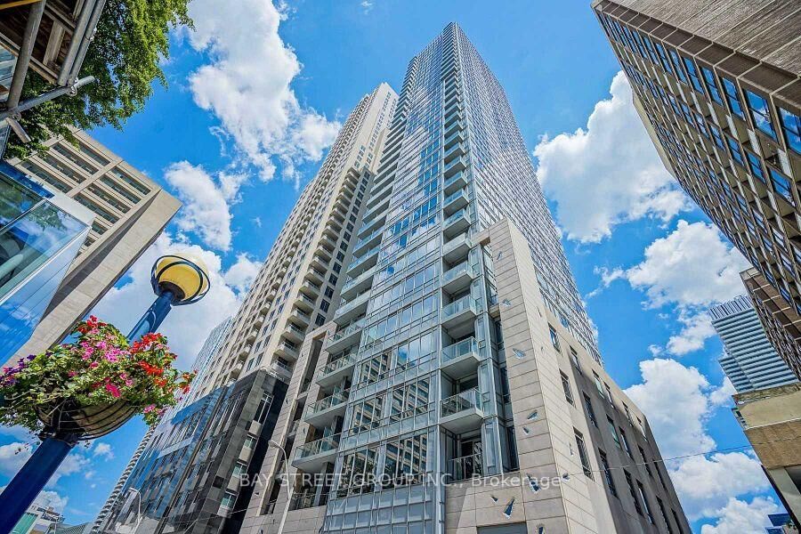 Property Photo:  21 Balmuto Street 2401  ON M4Y 1W4 