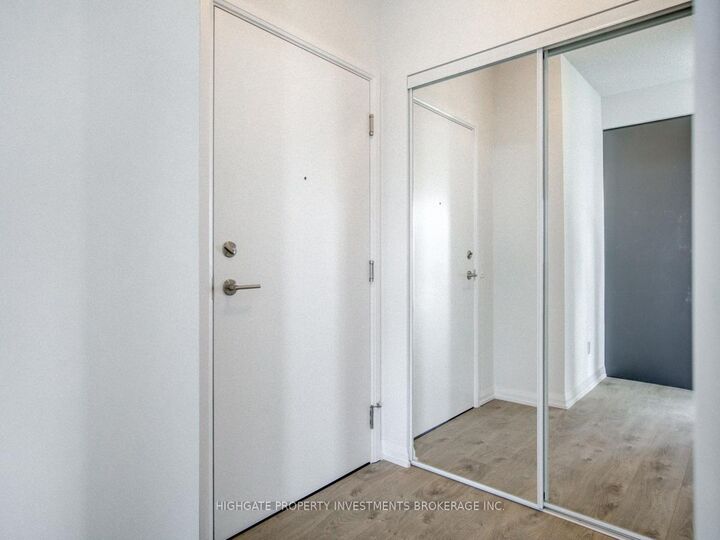 Property Photo: 7895 Jane Street 3004 ON L4K 2M7