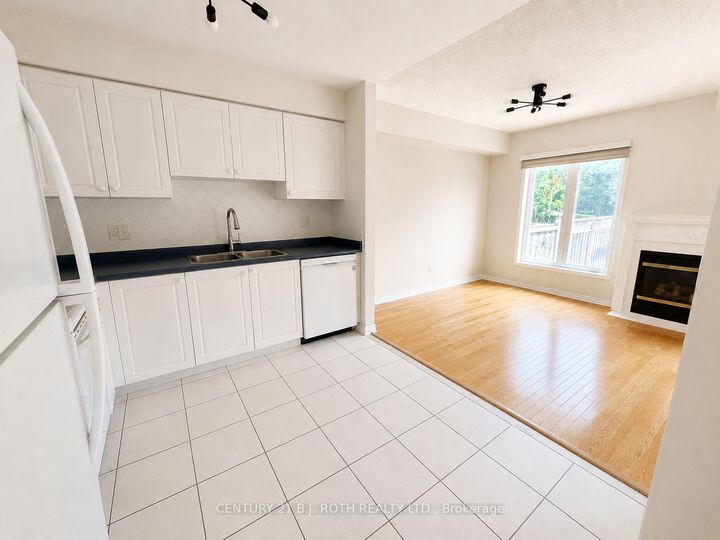 Property Photo:  66 Sprucedale Way 66  ON L1N 9T9 