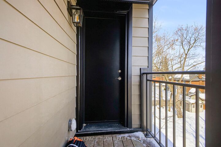 Property Photo: 7 Gwynne Avenue B ON K1Y 1X1