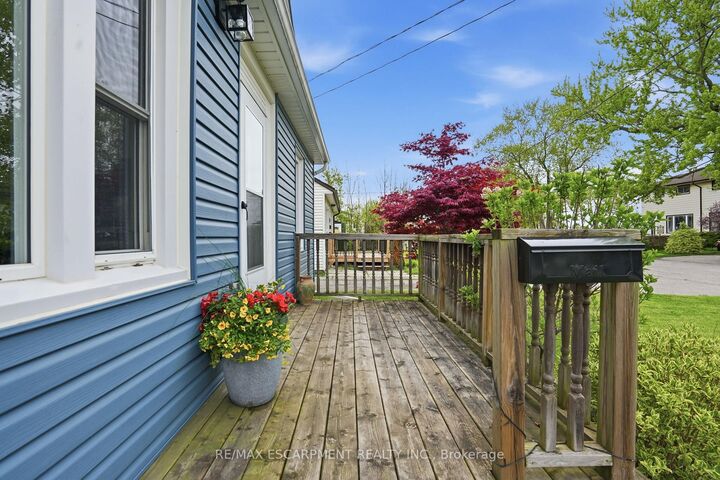 Property Photo: 15 Kirk Street ON L2S 1B8