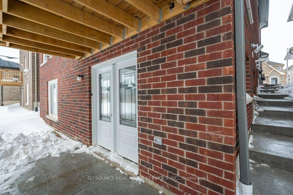 Property Photo:  509 Clayton Avenue B  ON K9K 0H6 