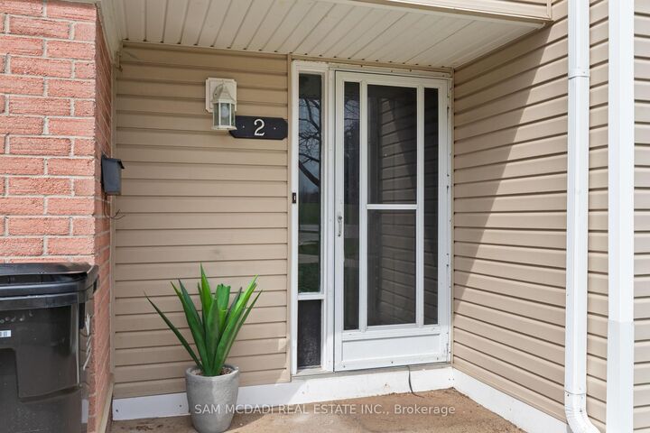 Property Photo: 160 Rittenhouse Road 2 ON N2E 3E9