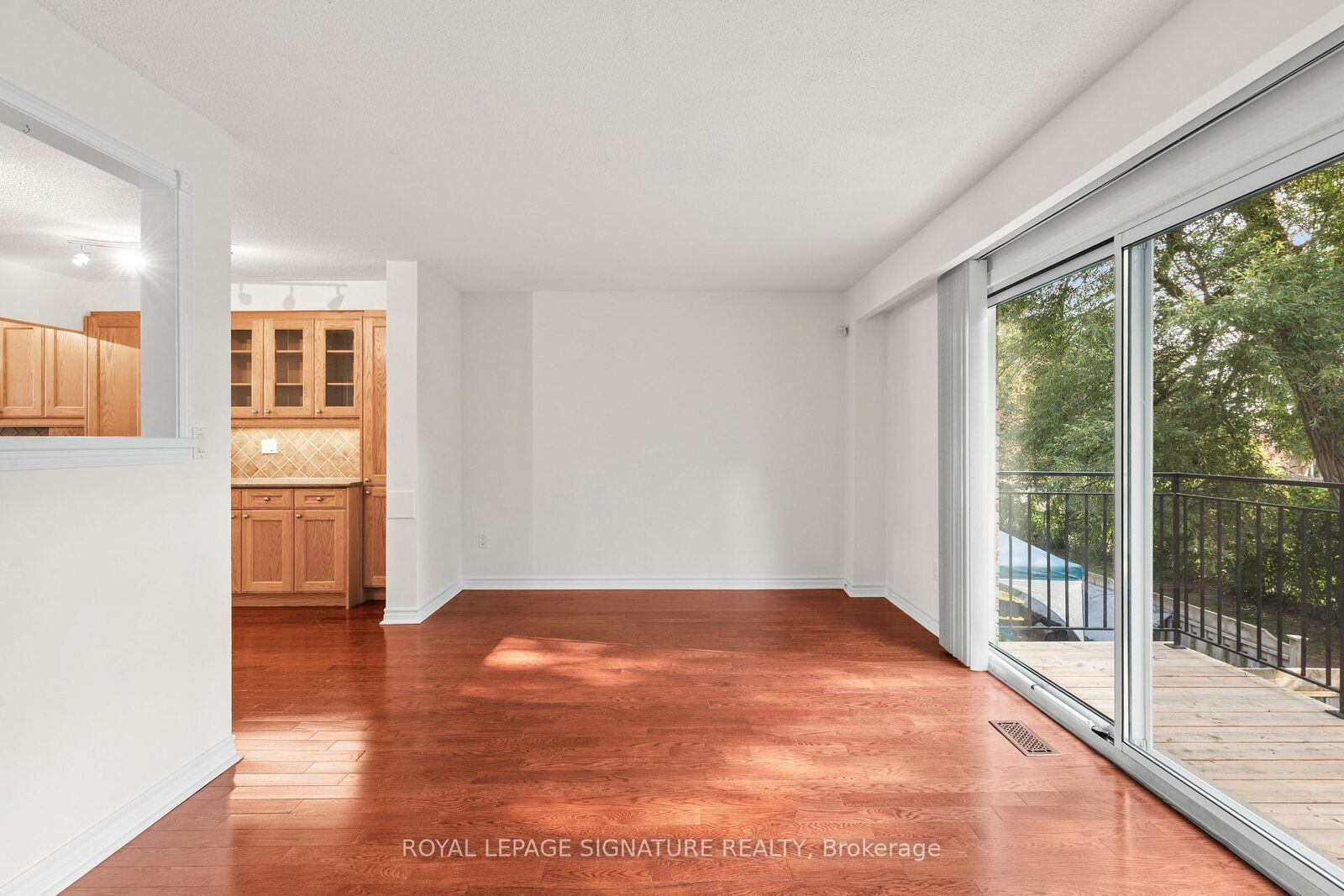 Property Photo: 580 Eyer Drive 42 ON L1W 3B7