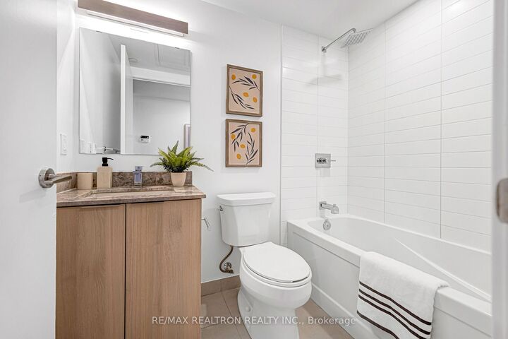 Property Photo:  18 Maitland Terrace 1409  ON M4Y 0H2 
