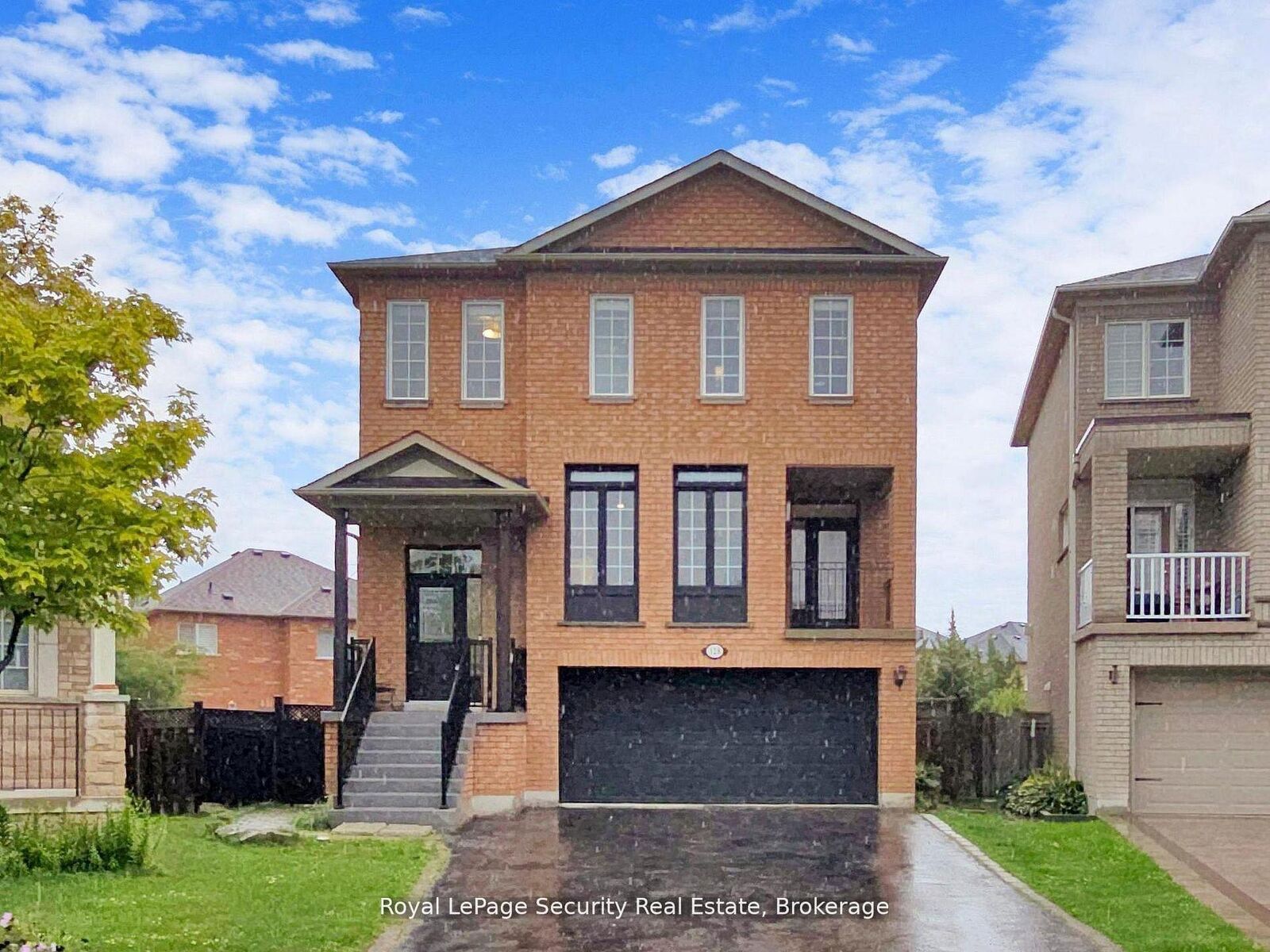 Property Photo: 128 Daiseyfield Crescent ON L4H 2T7