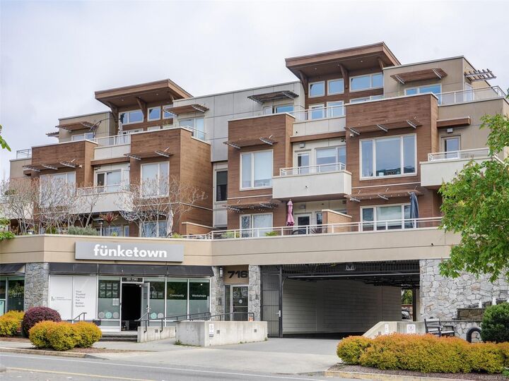 7161 West Saanich Rd #401 — photo 1