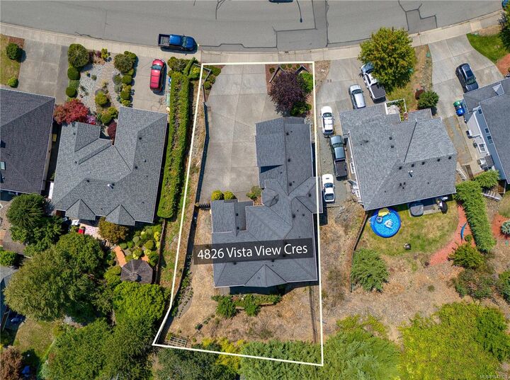 Property Photo: 4826 Vista View Cres BC V9V 1R3