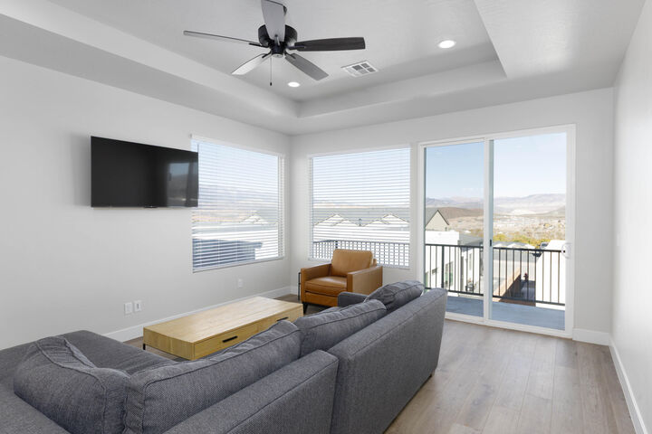 Property Photo:  2152 W 380 S  UT 84737 