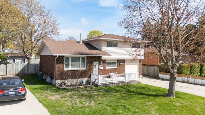 Property Photo: 1126 Cathcart Boulevard ON N7S 2H5