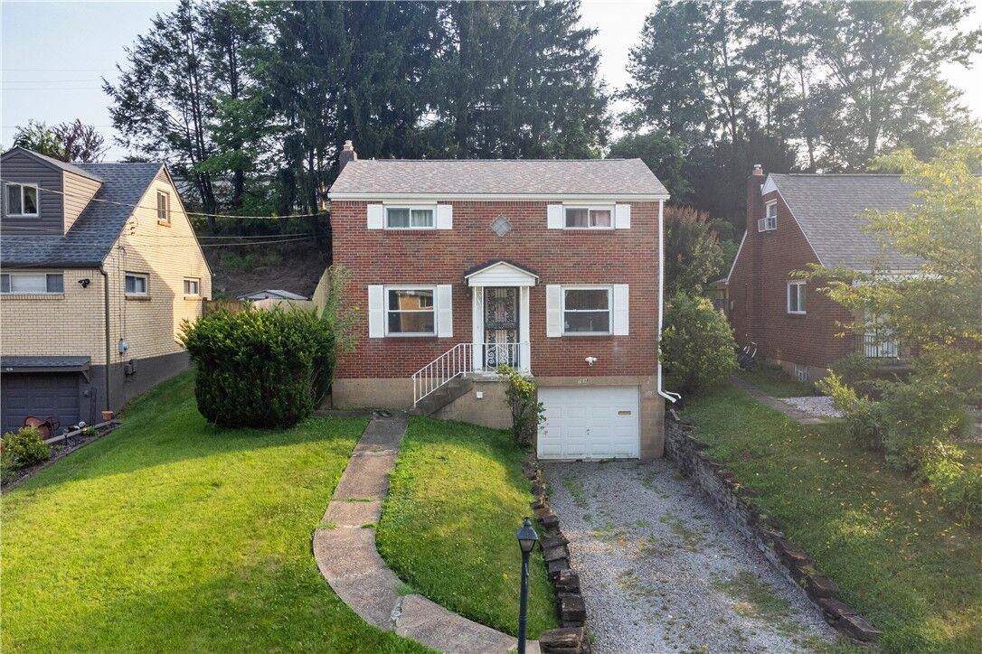 Property Photo: 1038 Ardmore Manor Dr PA 15221