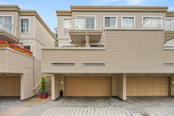 Property Photo: 1157 Vidal Street BC V4B 3T4