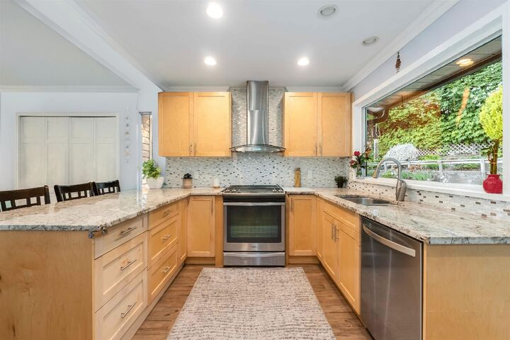 31438 Chalmers Place — photo 1