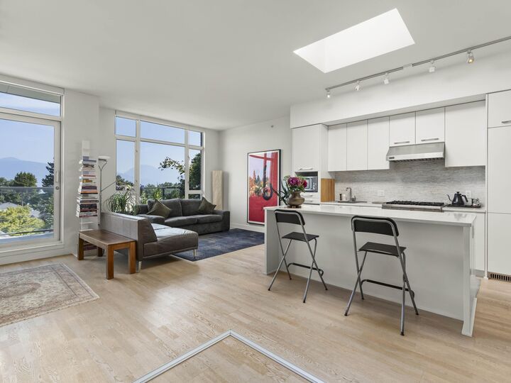 Property Photo:  4355 W 10th Avenue 401  BC V6R 2H6 