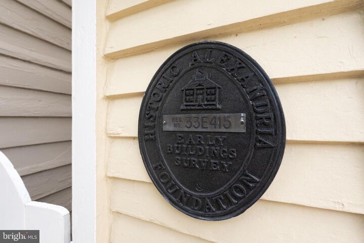 Property Photo:  415 S Lee Street  VA 22314 