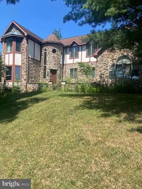 Property Photo:  2013 Castlegreen Court  PA 17225 