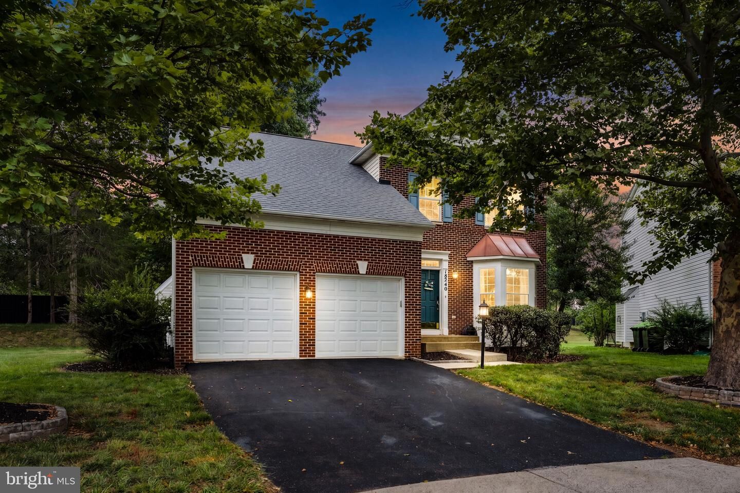 Property Photo: 18240 Oak Lake Court VA 20176