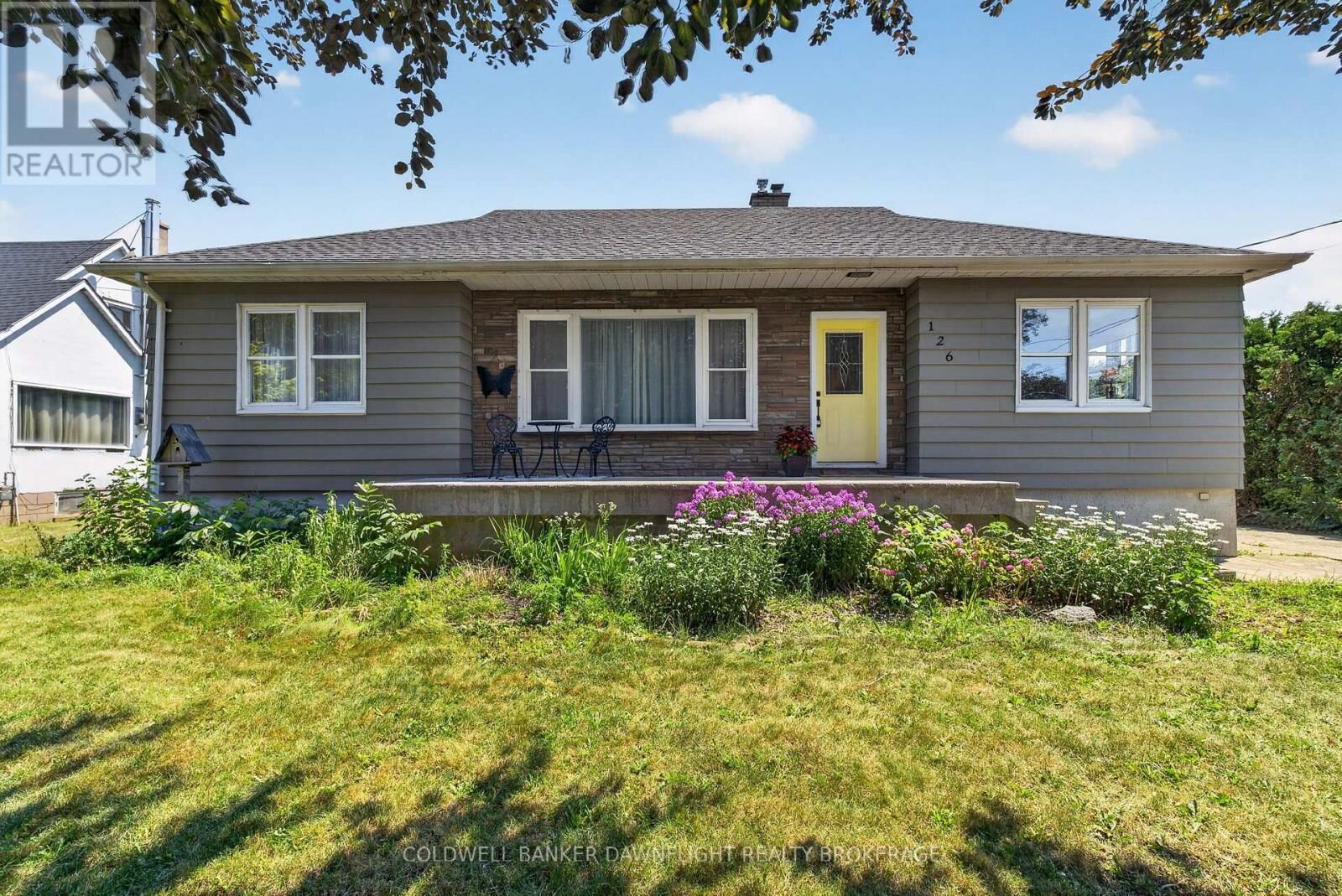 Property Photo:  126 Centre Street  ON N0M 1N0 