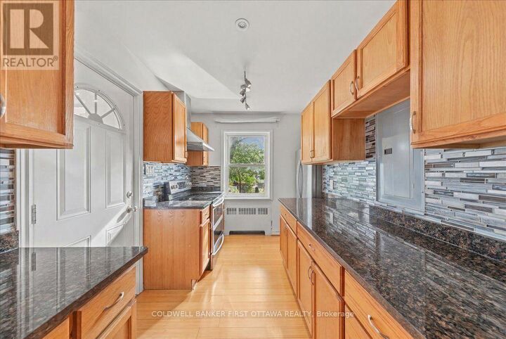 Property Photo:  20 Primrose Avenue  ON K1R 6L6 