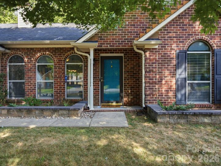 Property Photo: 127 W Bank Drive NC 28214