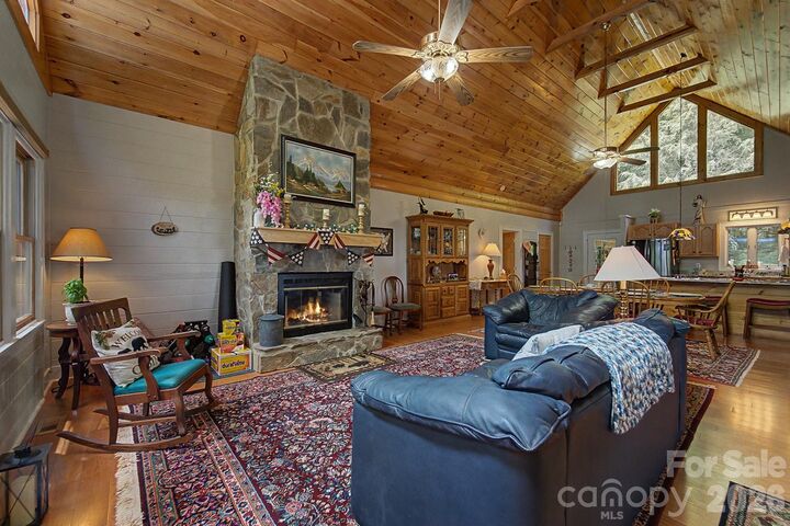 Property Photo: 760 Woody Lane NC 28786