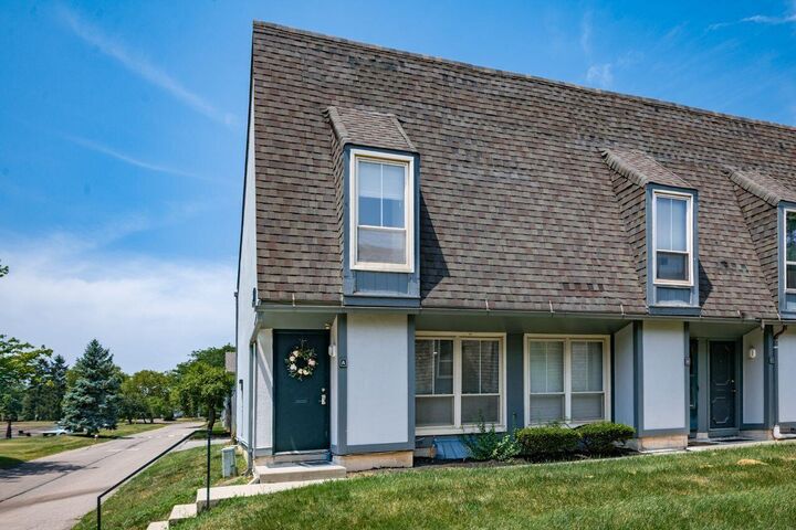 Property Photo:  1046 Merrimar N Circle  OH 43220 