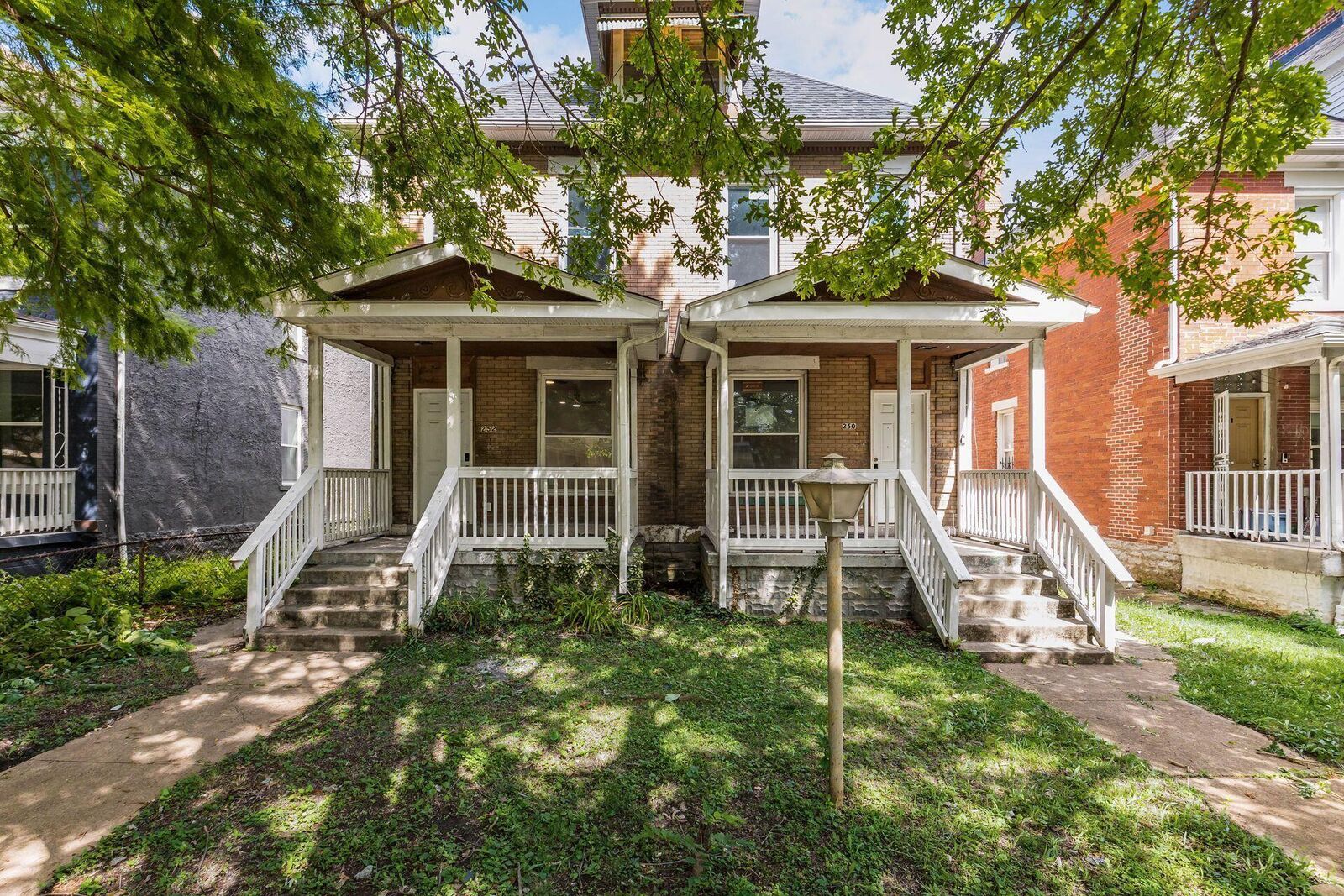 Property Photo: 250-252 N Monroe Avenue OH 43203