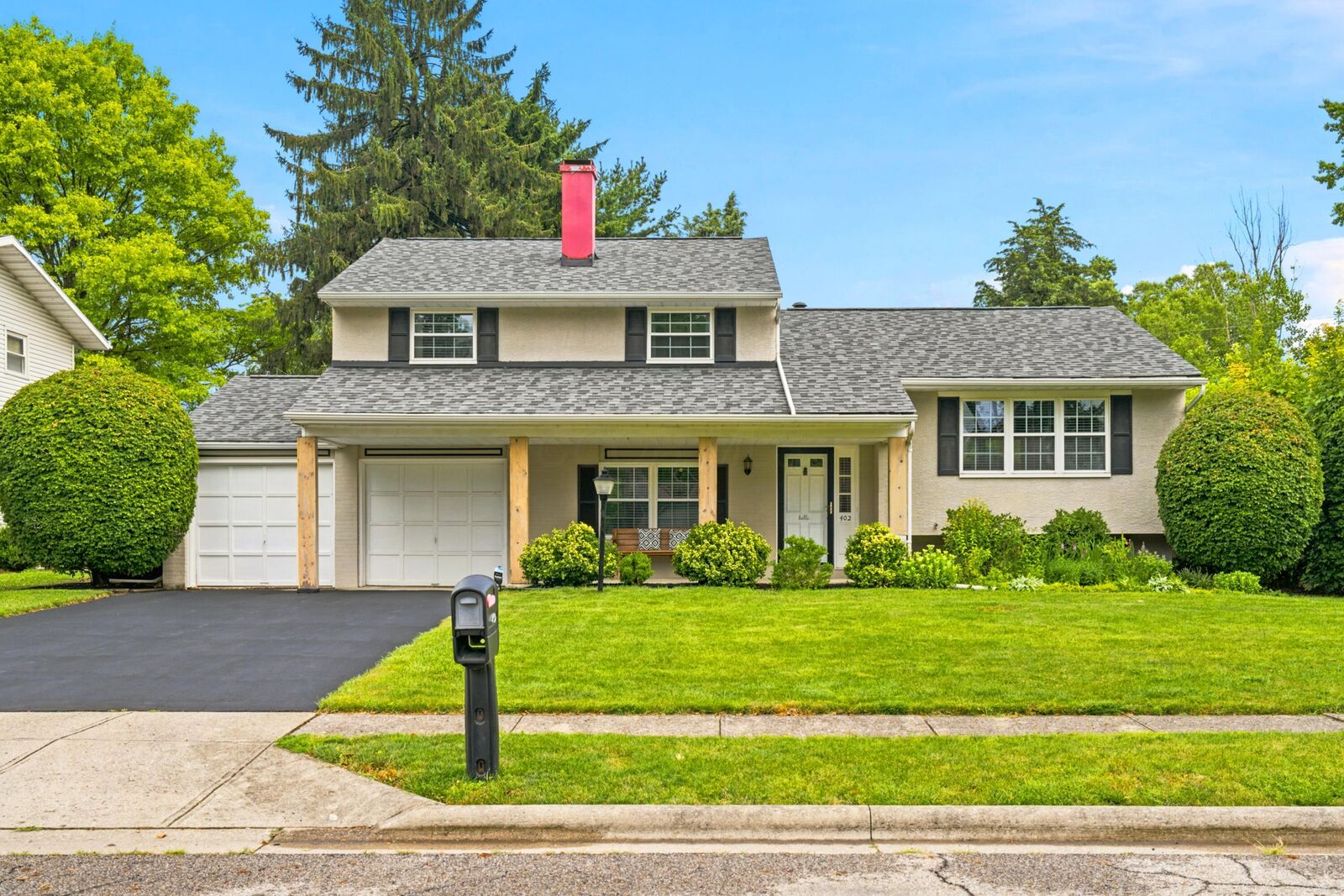 Property Photo:  402 Hermitage Road  OH 43230 