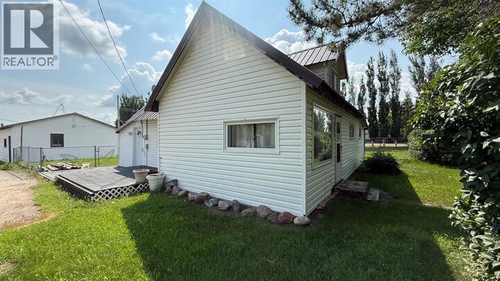 Property Photo:  239 2 Avenue  AB T0J 0T0 