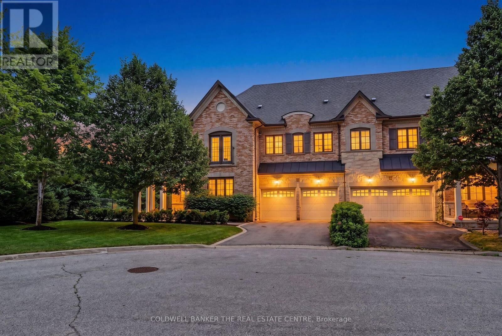 Property Photo:  64 Jenny Thompson Court  ON L4S 0E7 