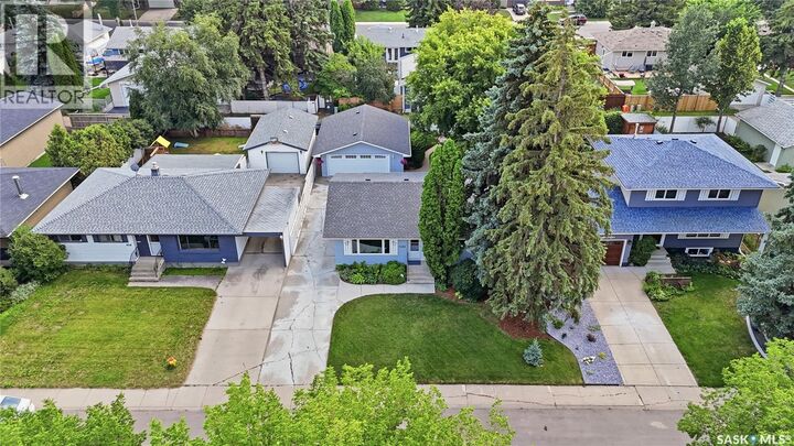 Property Photo: 1422 East Heights SK S7J 3B3