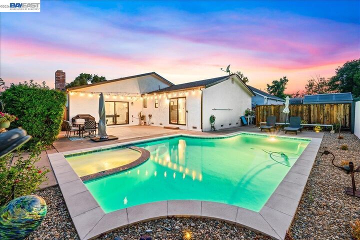 Property Photo:  586 Colusa Way  CA 94551 