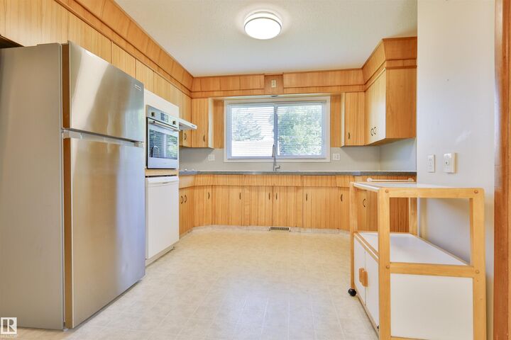 Property Photo:  4015 120 Street NW  AB T6J 1X7 