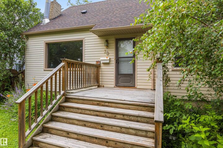 Property Photo: 11230 75 Avenue NW AB T6G 0H3
