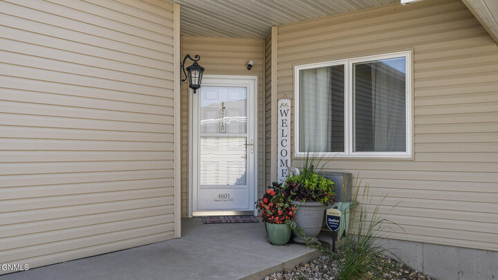 Property Photo:  4601 Impala Court NW  ND 58554 