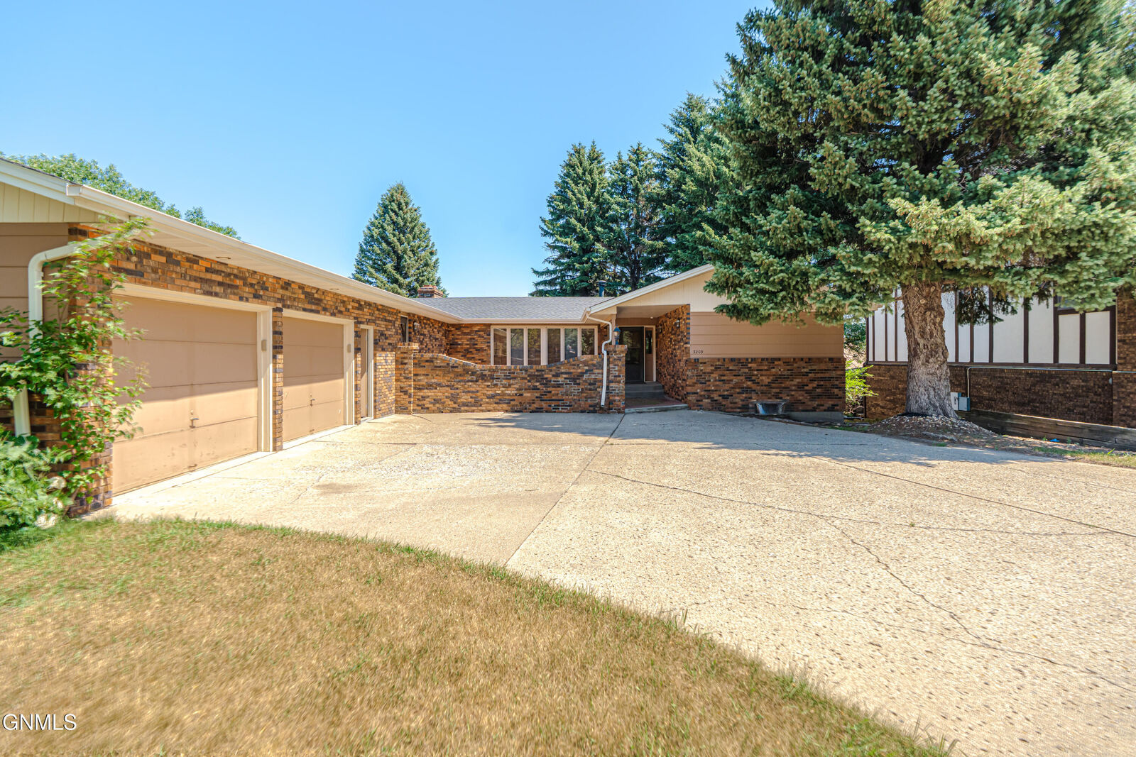 Property Photo: 3209 Winnipeg Drive ND 58503