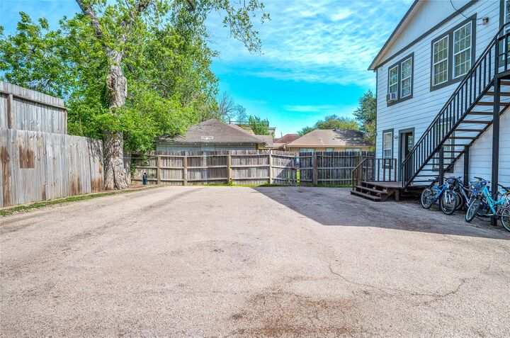 Property Photo:  1603 Airline Drive  TX 77009 